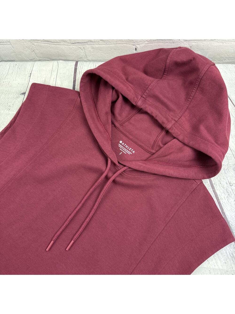 Athleta Sundown Sweatshirt Tank Womens Size S Maroon Hooded Muscle Top